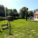Zajazd Zamkowy Krag Alojamento de Acomodação e Pequeno-almoço Krąg
