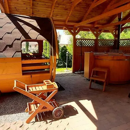 Zamkowy Bed & Breakfast 4*