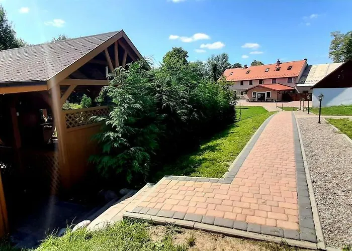 Zamkowy - Schlossgasthof Alojamento de Acomodação e Pequeno-almoço