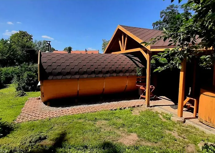 Zamkowy - Schlossgasthof Alojamento de Acomodação e Pequeno-almoço Krąg